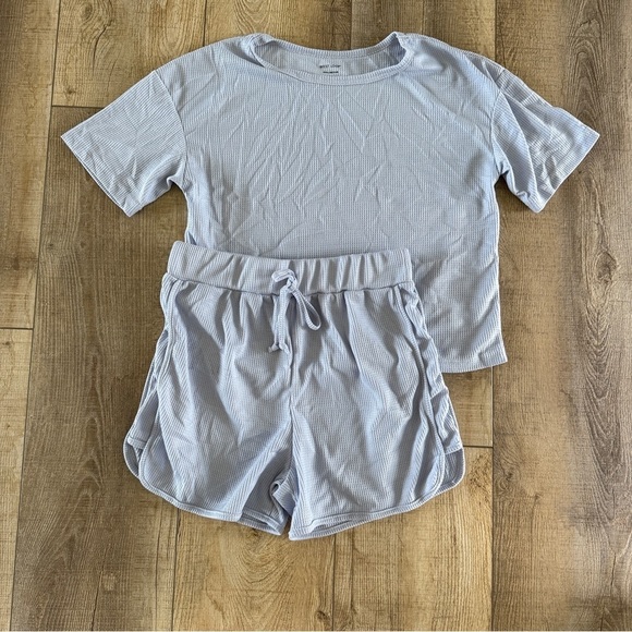 west loop Tops - West Loop 2 piece short and shirt light blue set s/m